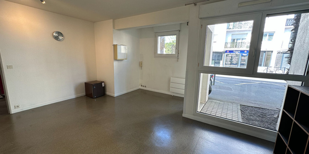 local commercial à BORDEAUX (33200)